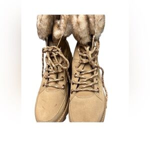 Roxy Alpine Collection Fur-Lined Boots-Tan Lace Up Cozy Warm Woman Size 9.5 NEW
